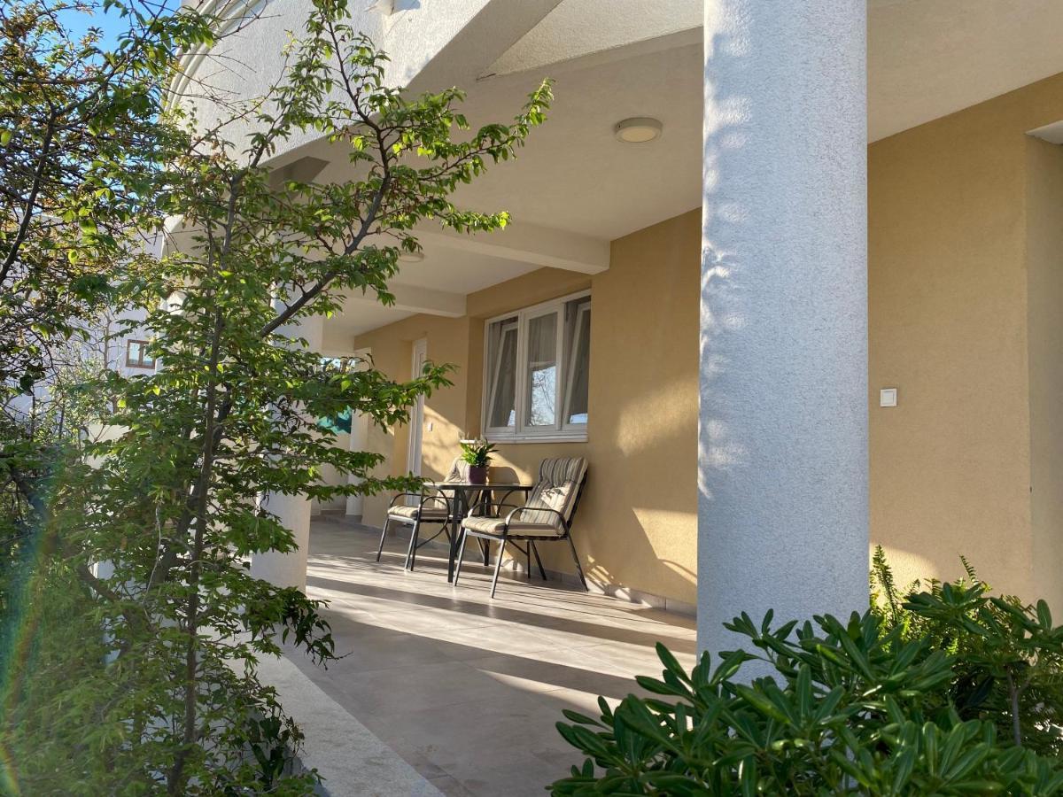 Dajkovic Apartmani Bar Eksteriør billede